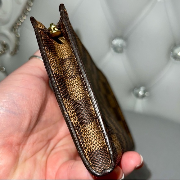 Louis Vuitton LV Damier Ebene Marais Bucket Pouch, Travel Bag, Clutch - Picture 3 of 8